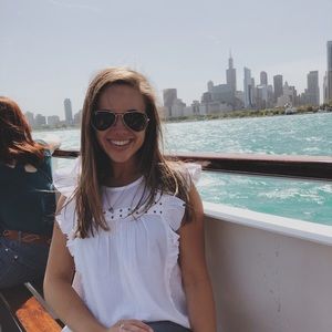 Meet your Posher, Alyssa